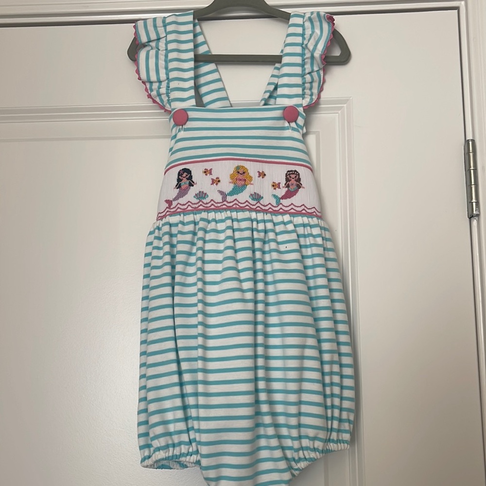 NWT. SOUTHERN SMOCKED COMPANY MERMAID BUBBLE. SIZE 3T.